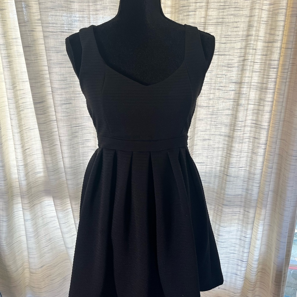 Black A-line Cocktail Dress with Sweetheart Neckline